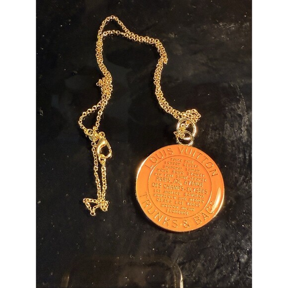 Unbranded Gold/Orange Trunks/Bags Round Charm w/Gold Tone Unbranded 18” Necklace - Picture 7 of 7